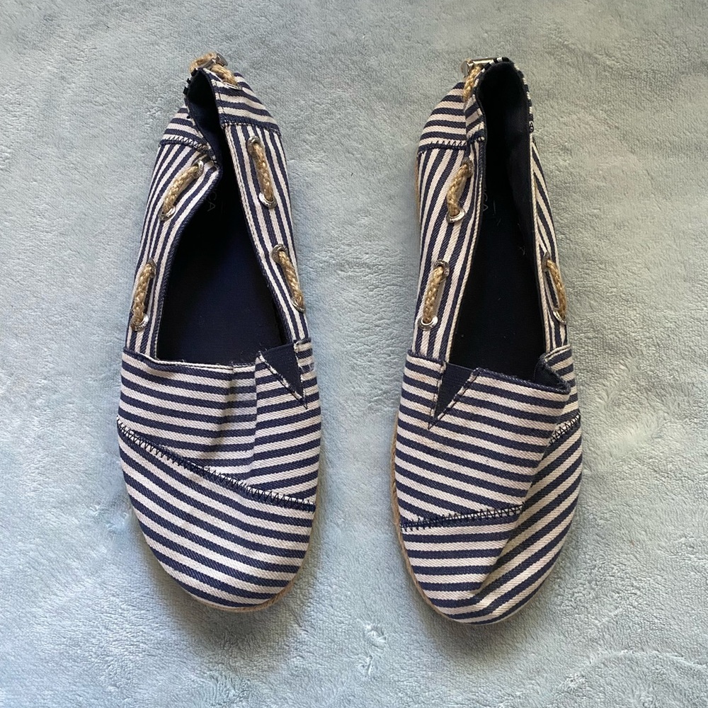 NWOT Nautical Rudder 2 Blue and White Striped Espadrilles
